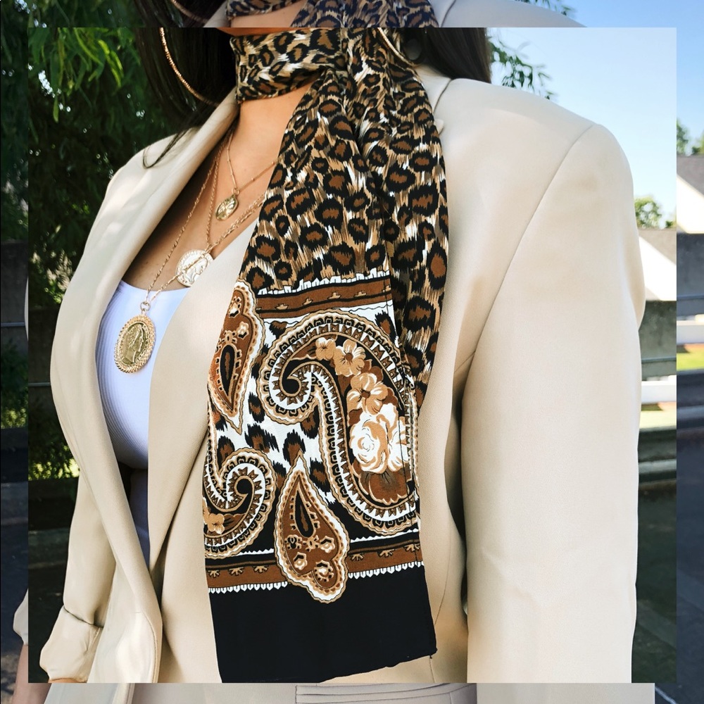 SOLD 🐆 Vintage Cheetah Silk Scarf/Wrap